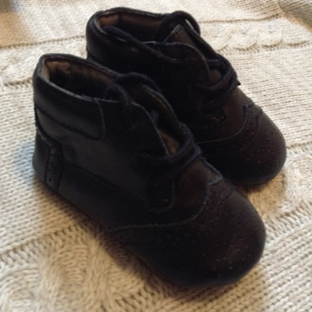 new JANIE AND JACK black wingtip dress shoes 2 (D6